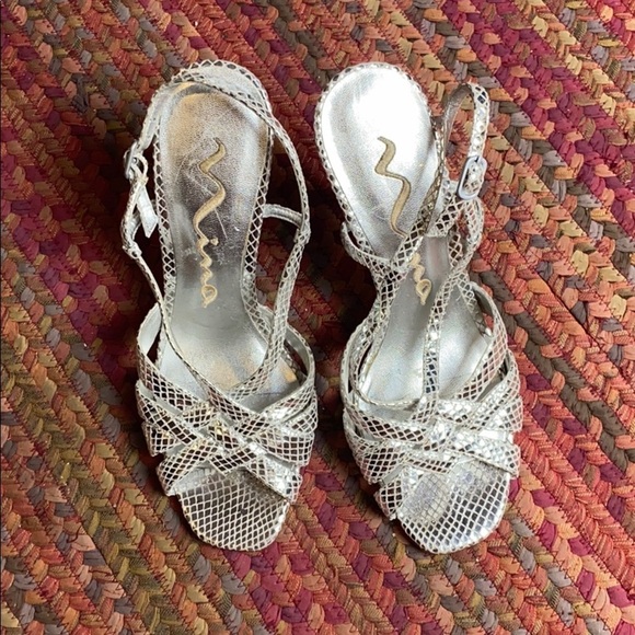 SILVER SNAKESKIN STRAPPY METALLIC STILETTO HEELS - Picture 1 of 4